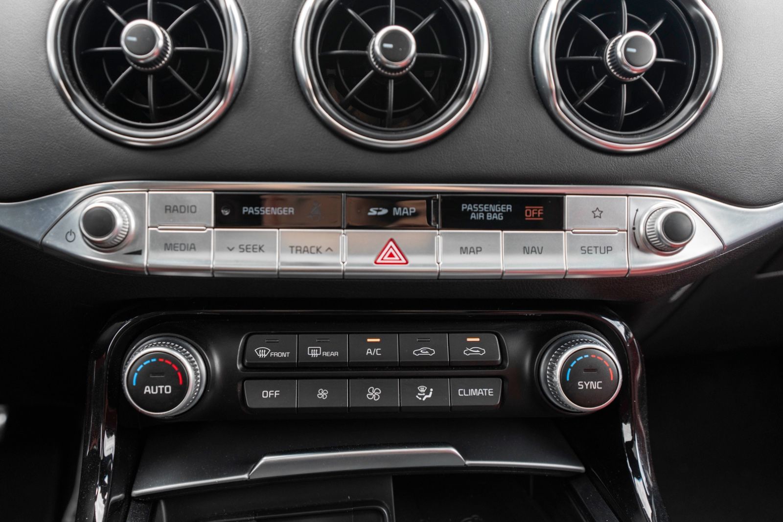 Fahrzeugabbildung Kia Stinger 3.3 T-GDI AWD GT HUD ACC 360° CARPLAY