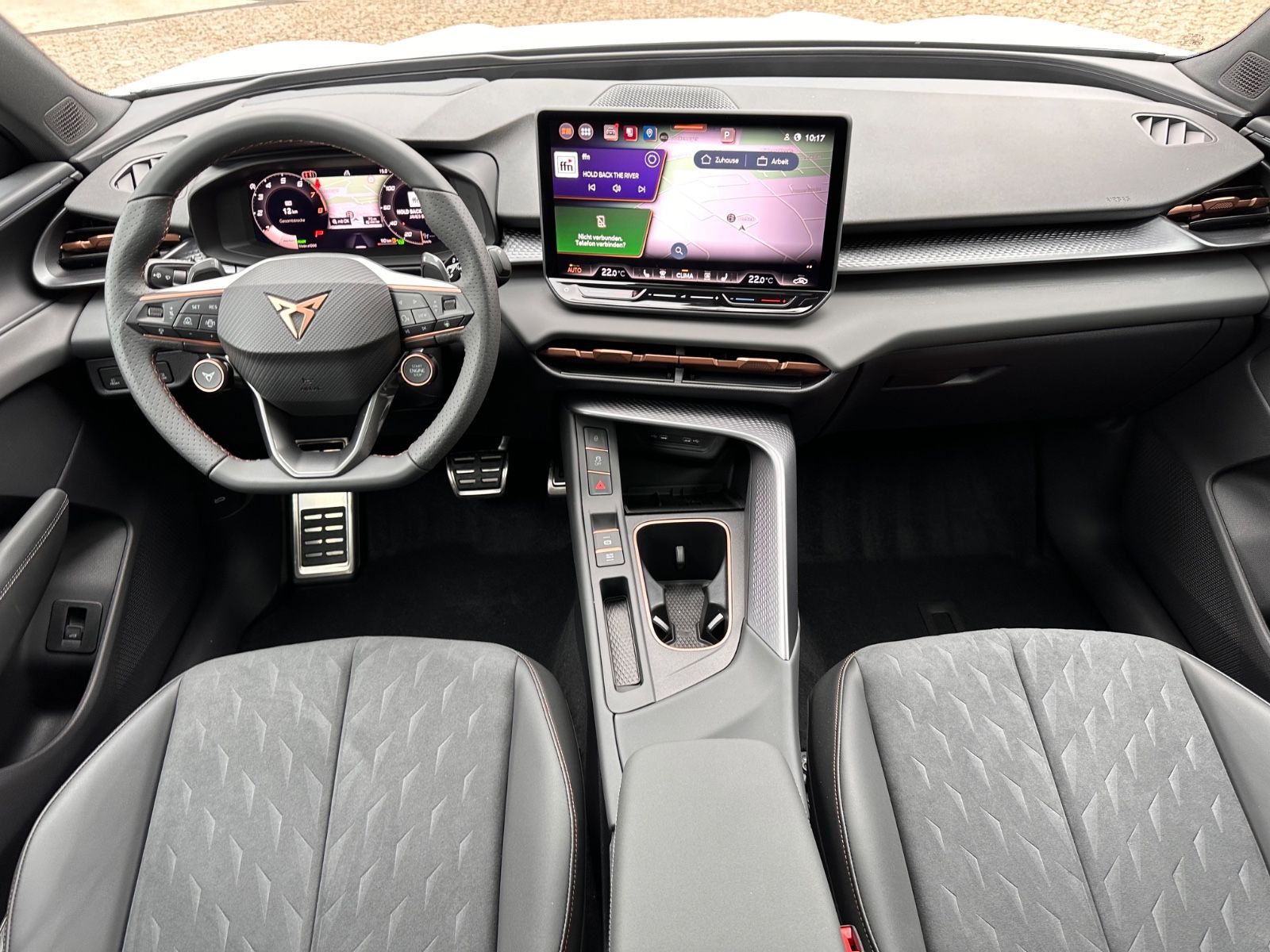 Fahrzeugabbildung CUPRA Terramar 1.5 eTSI DSG Matrix/Pano/AHK/ACC/360°