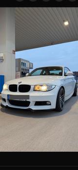 BMW 118d E82 Coupé M Paket ab Werk weiß Ei... - BMW mit Diesel-Antrieb: Coupe, Sitzheizung, 1.8