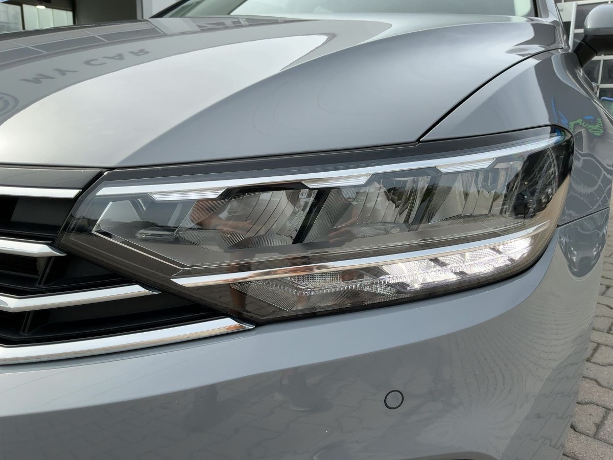Volkswagen Passat Variant - Bild 22