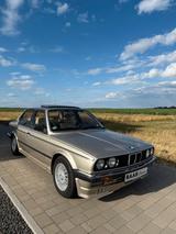 BMW 320 - BMW 320 aus 1984