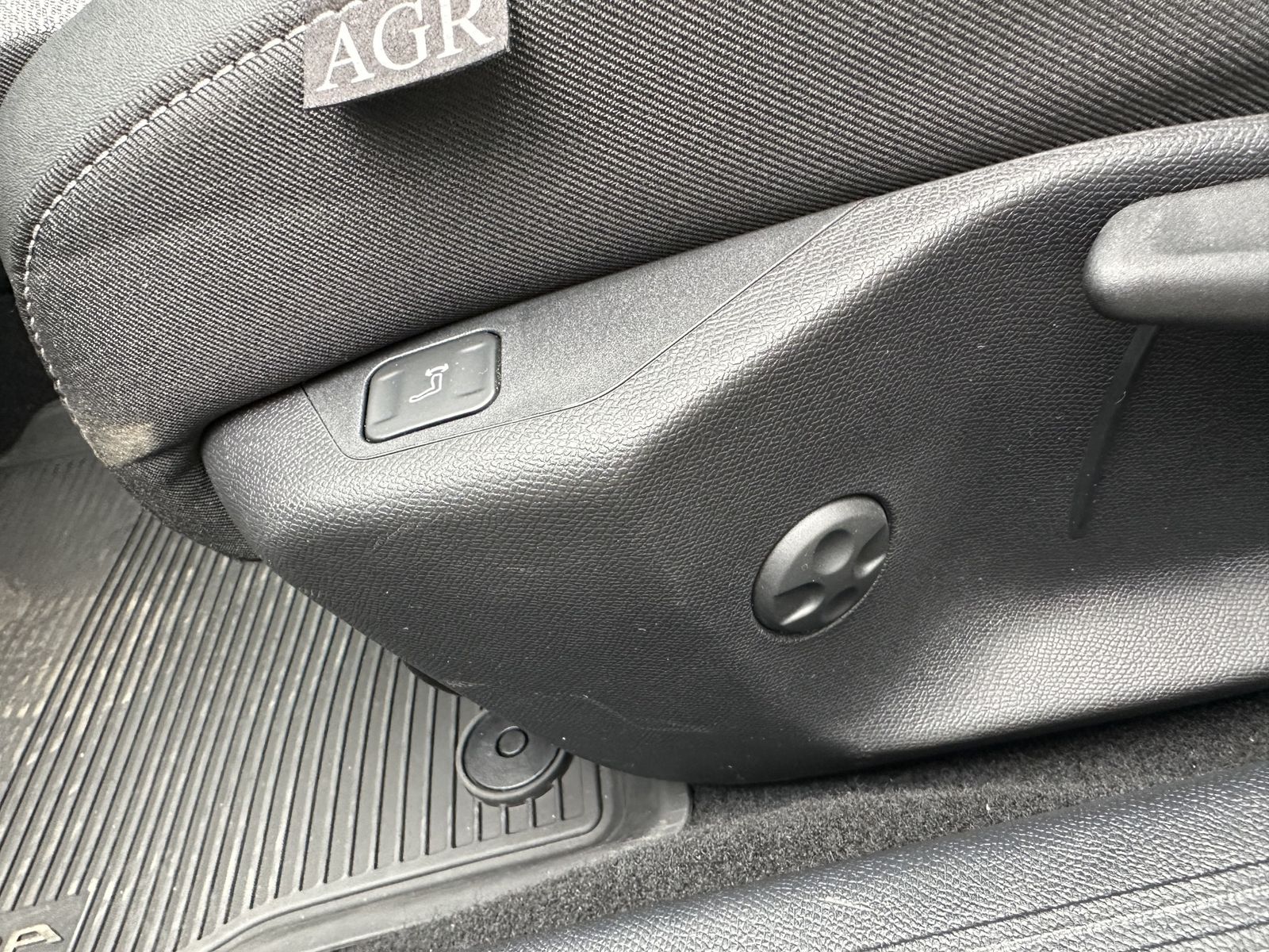Fahrzeugabbildung Opel Astra SpT 1.6 Hybrid Elegance NAV+LED+ACC+180°