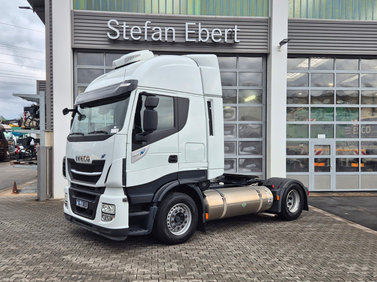 Fahrzeugabbildung Iveco Stralis AS440S46/P NP LNG Standklima Intarder