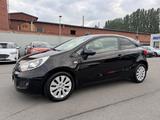 Kia Rio FIFA World Cup Edition*SITZH*TÜVNEU*GARANTIE - gebrauchte Kia Rio aus dem Jahr 2015