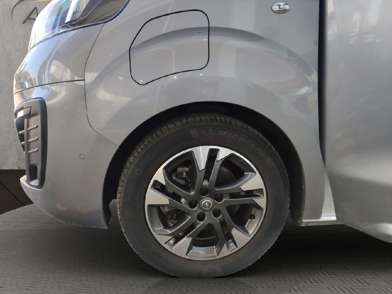 Fahrzeugabbildung Opel Zafira Life-e Tourer M 50kWh