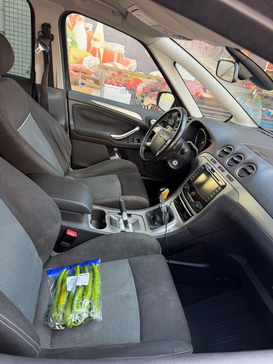 Ford S-MAX 2011 — photo 10