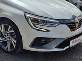 Renault Megane Grandtour R.S. Line E-TECH Plug-in Hybrid - Renault Megane: R