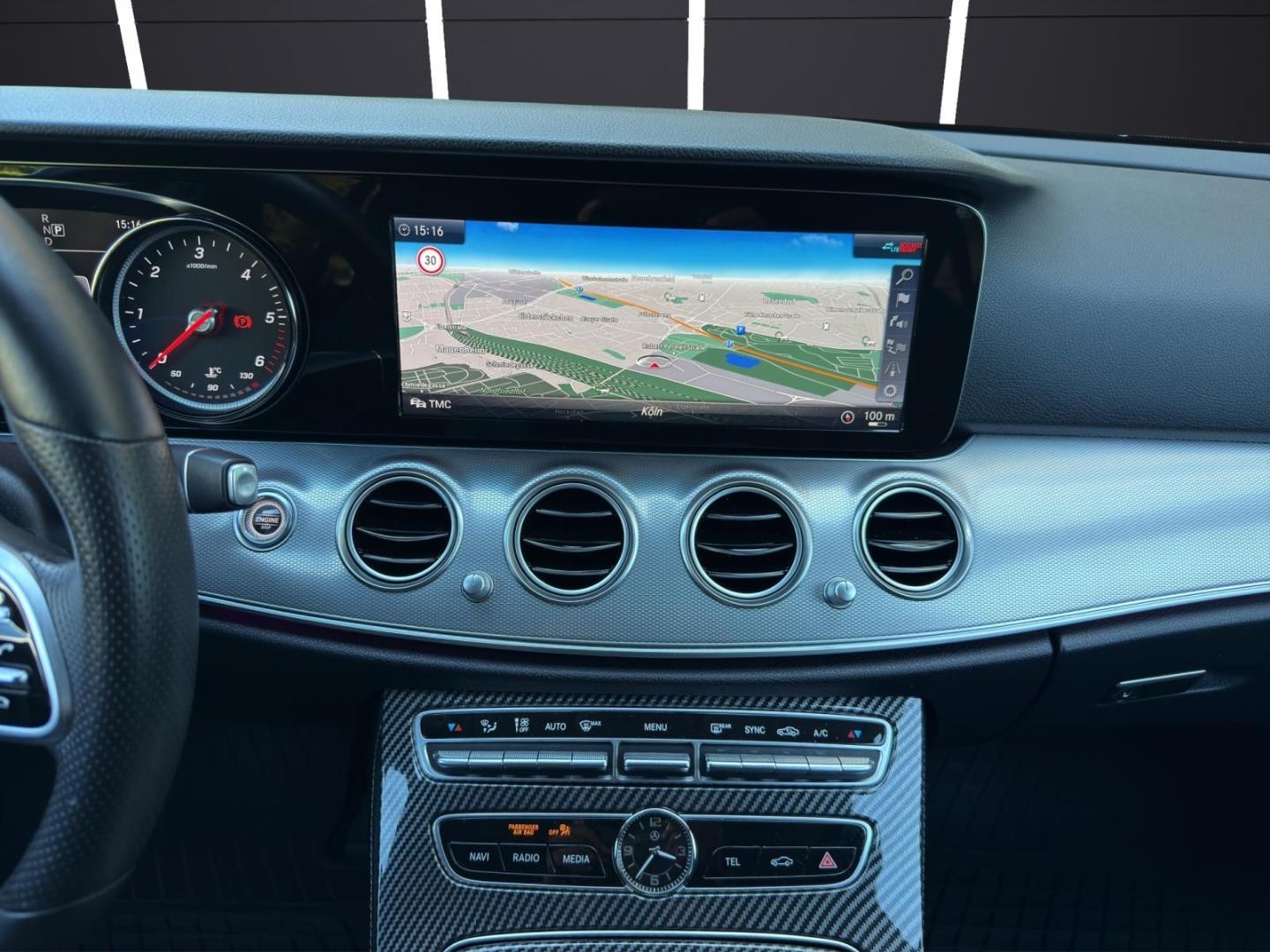 Mercedes-Benz E 220 d T Avantgarde MBUX COMAND Kamera LED Appl