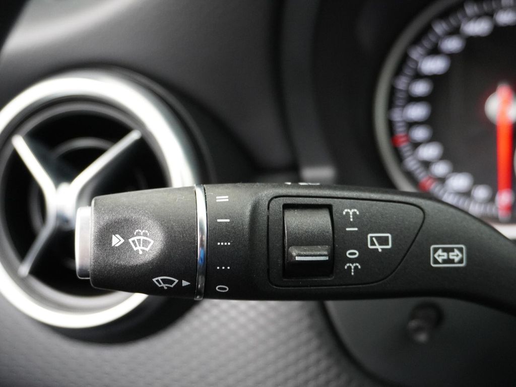 Mercedes-Benz A 160 Sport Edition AMG Styling