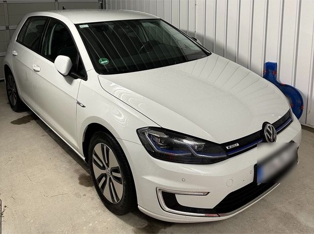 Volkswagen VW EGolf, weiß, Klima, 8-fach bereift, Sch...