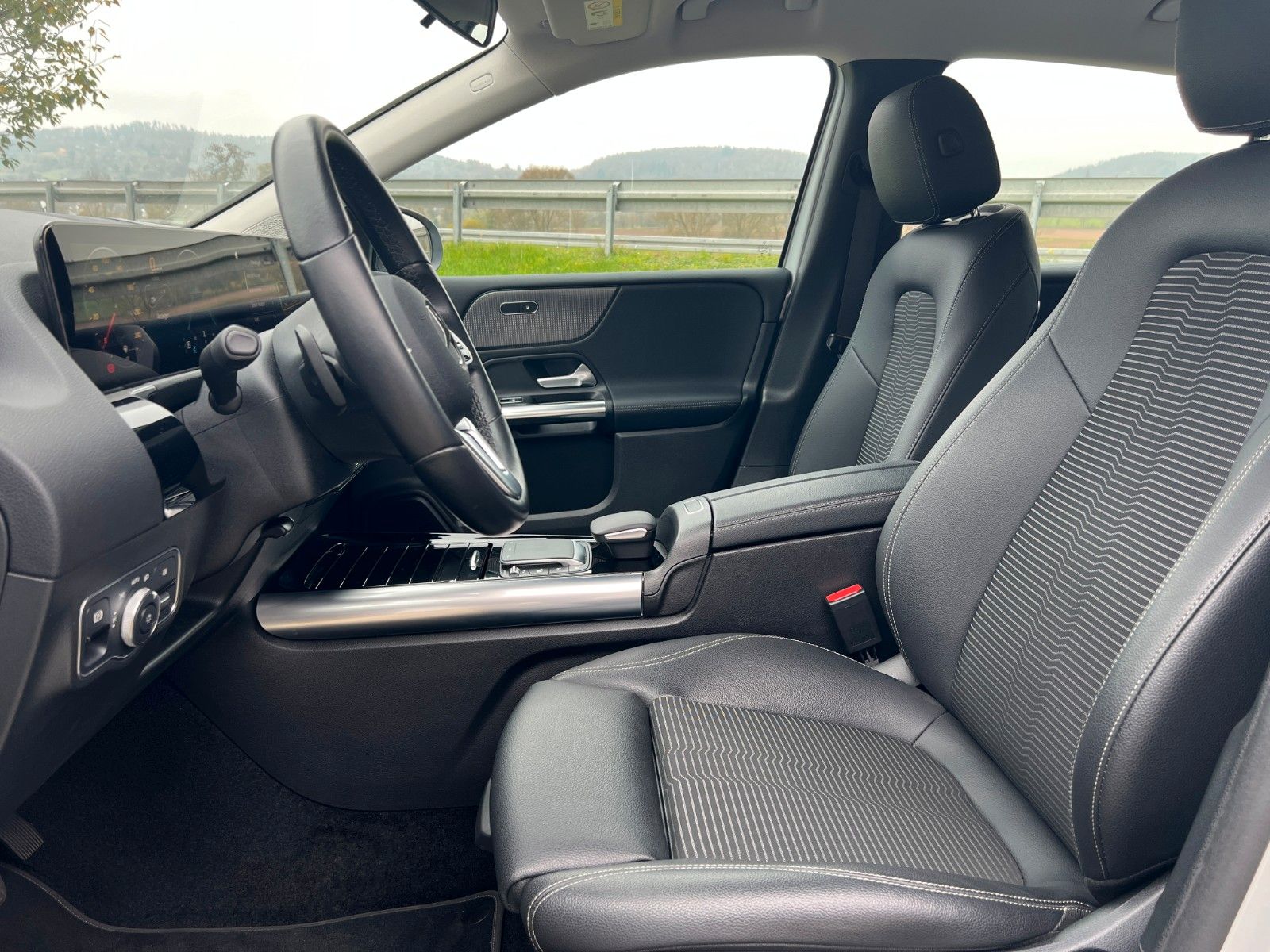 Fahrzeugabbildung Mercedes-Benz B 200+PROGRESSIVE+SH+PARKPAKET+BREMSASSISTENT+++