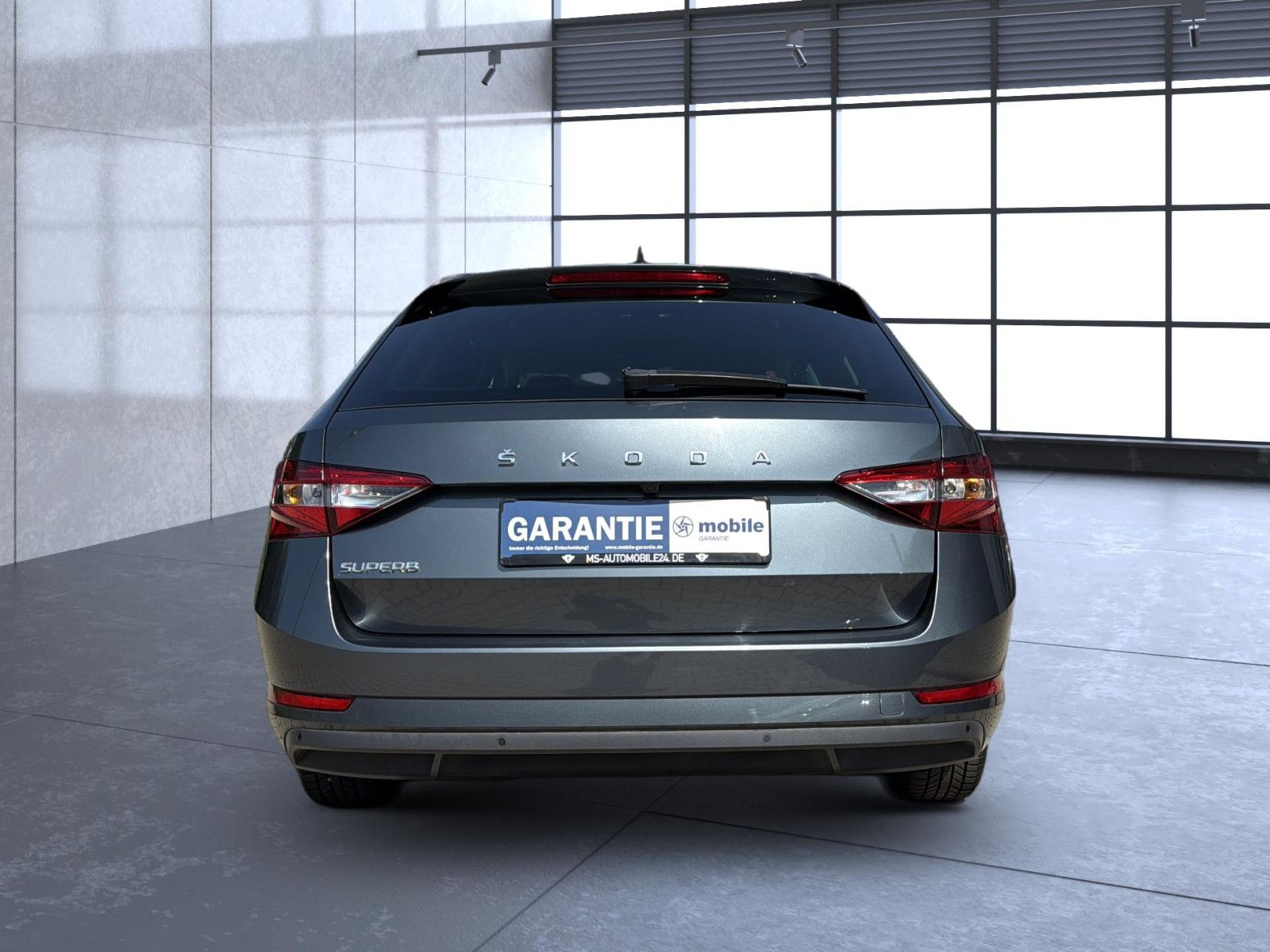 Fahrzeugabbildung SKODA Superb Combi 2.0 TDI / unfallfrei /AHK