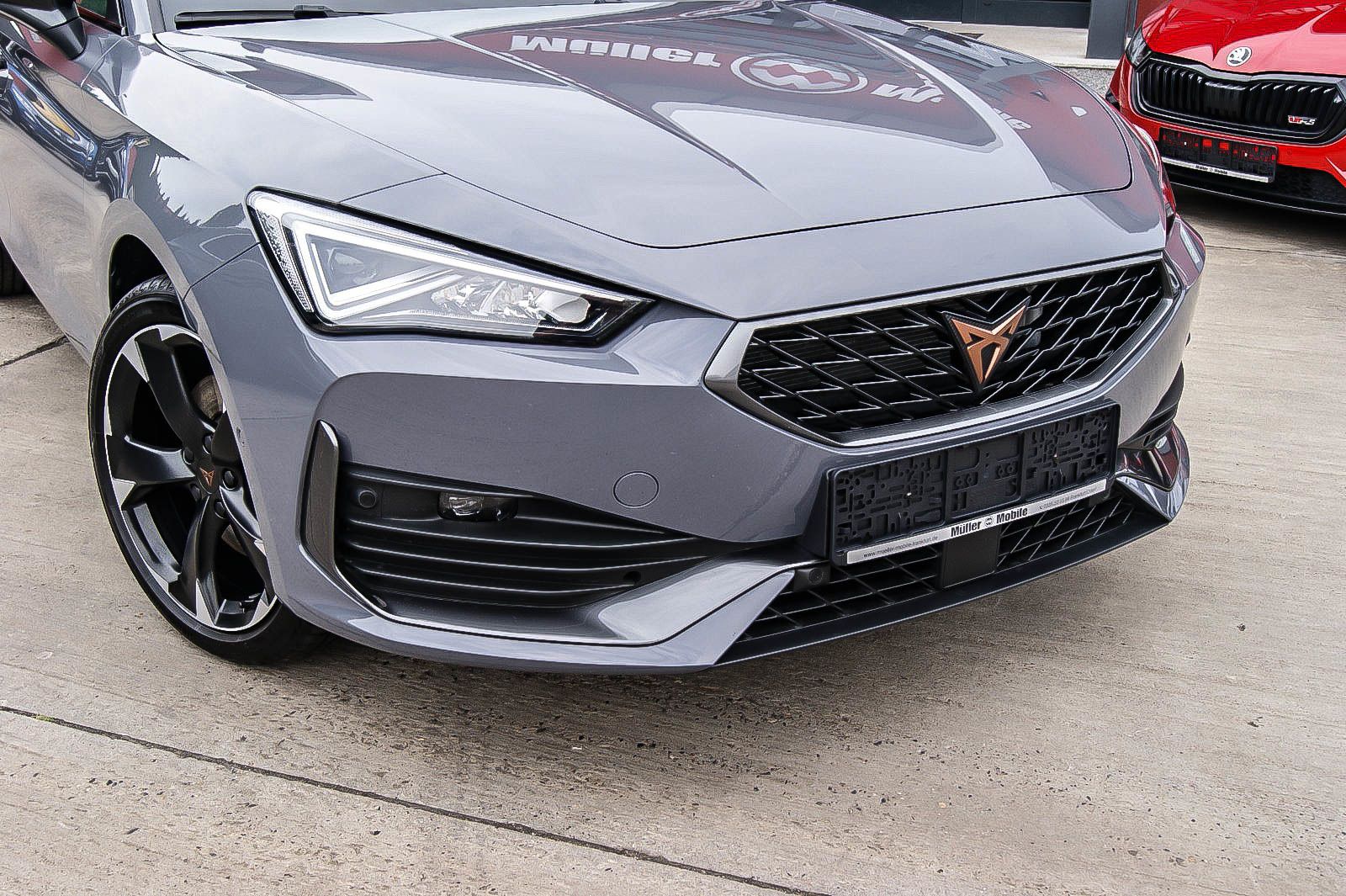 Fahrzeugabbildung CUPRA Leon Sportstourer e-Hybrid PANORAMA CARPLAY ACC