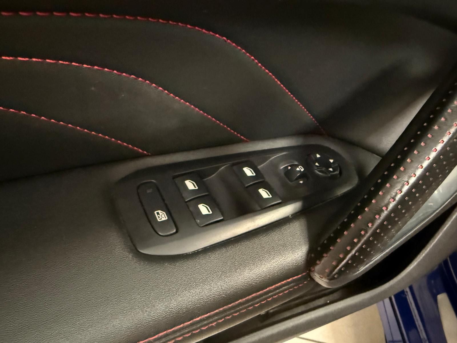 Fahrzeugabbildung Peugeot 308 GT /AHK /NAVI/KAMERA/LEDER/SCHECKHEFT