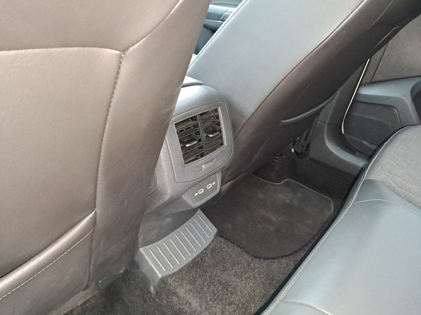 Volkswagen T-Roc - Bild 13