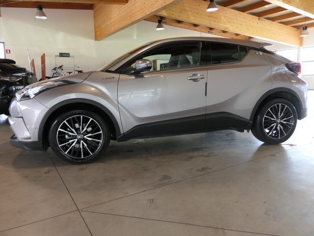 Toyota TOYOTA C-HR 1.8 Hybrid E-CVT Lounge