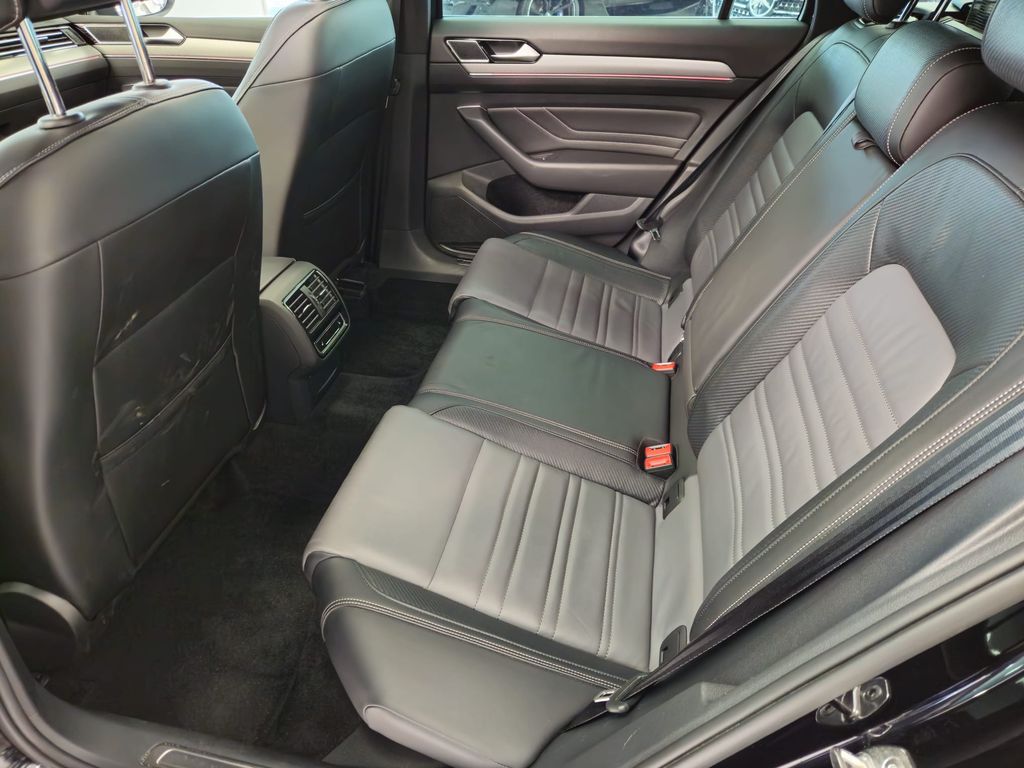 Volkswagen Passat Variant Elegance 4M R-line*PANO*HUD*STHZG