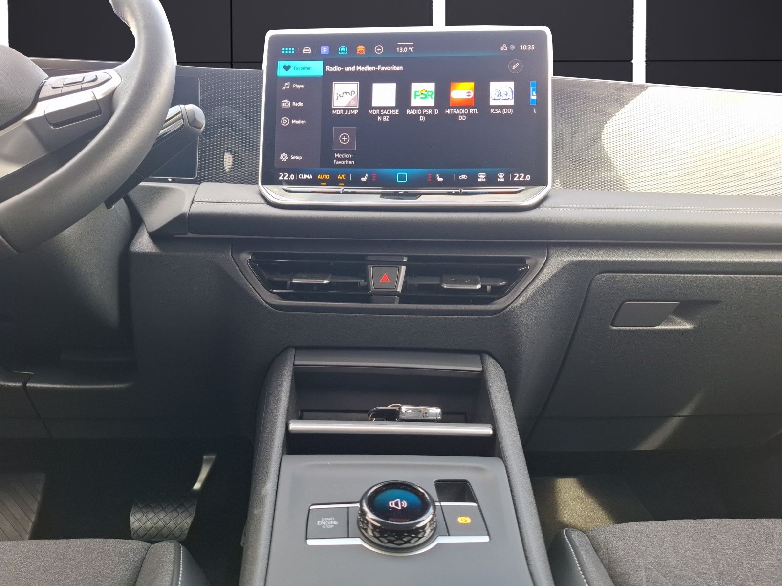 Fahrzeugabbildung Volkswagen Tiguan eTSI Life DSG Standhzg. LED AHK Navi AID