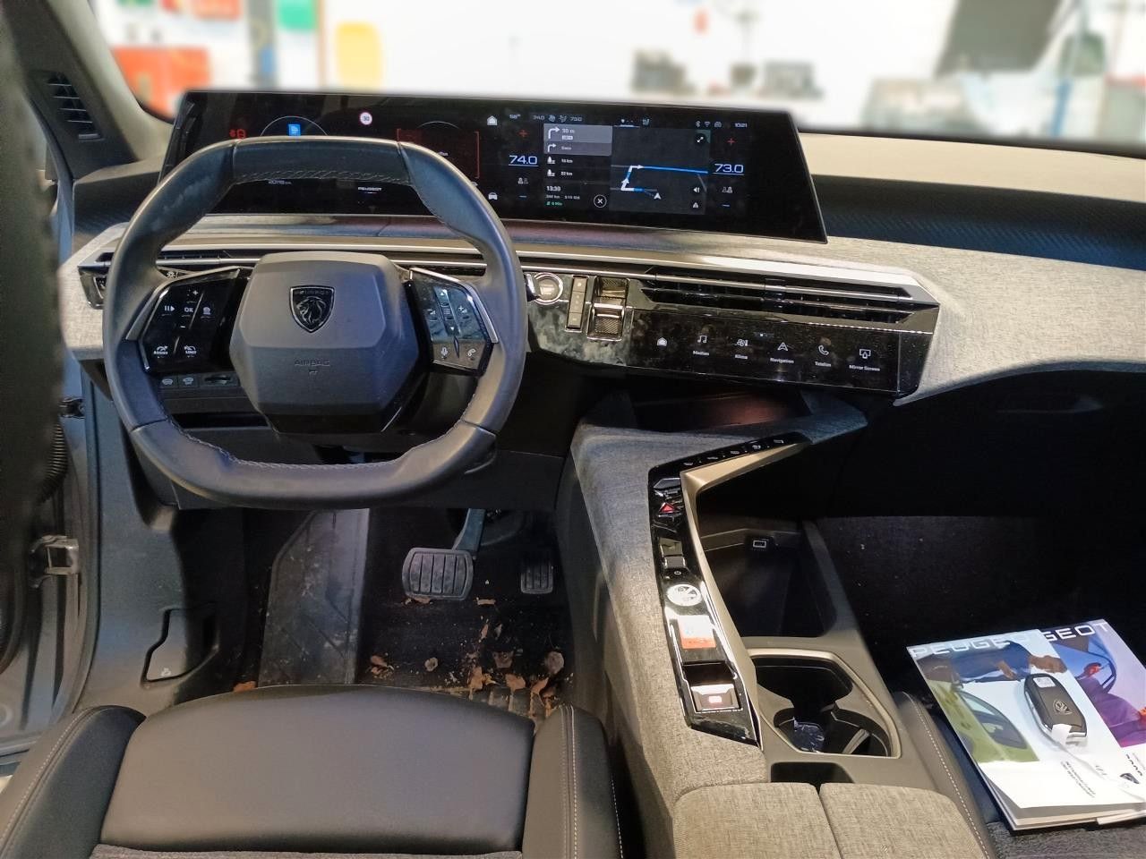 Fahrzeugabbildung Peugeot 3008 Hybrid 145 ALLURE NAVI/LED/KAMERA/VIRT./DAB