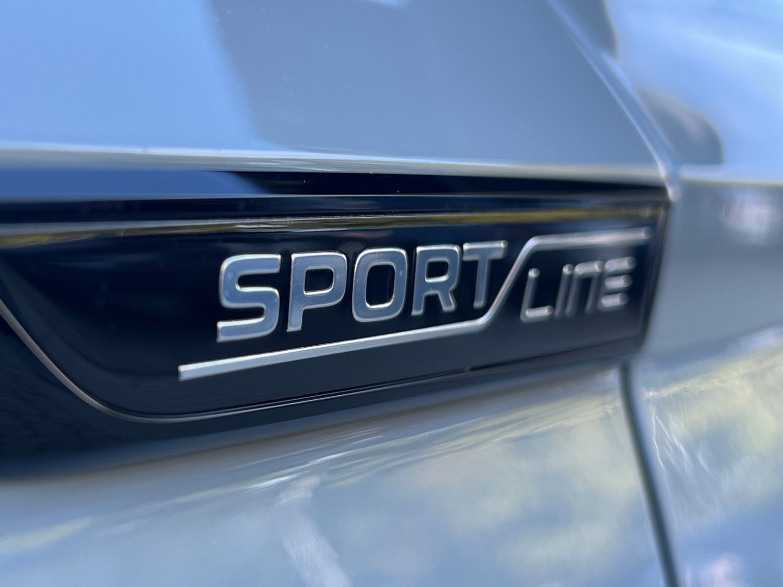 Fahrzeugabbildung SKODA Karoq Sportline 2.0 TDI DSG 4x4 *AHK, Navi, Trav