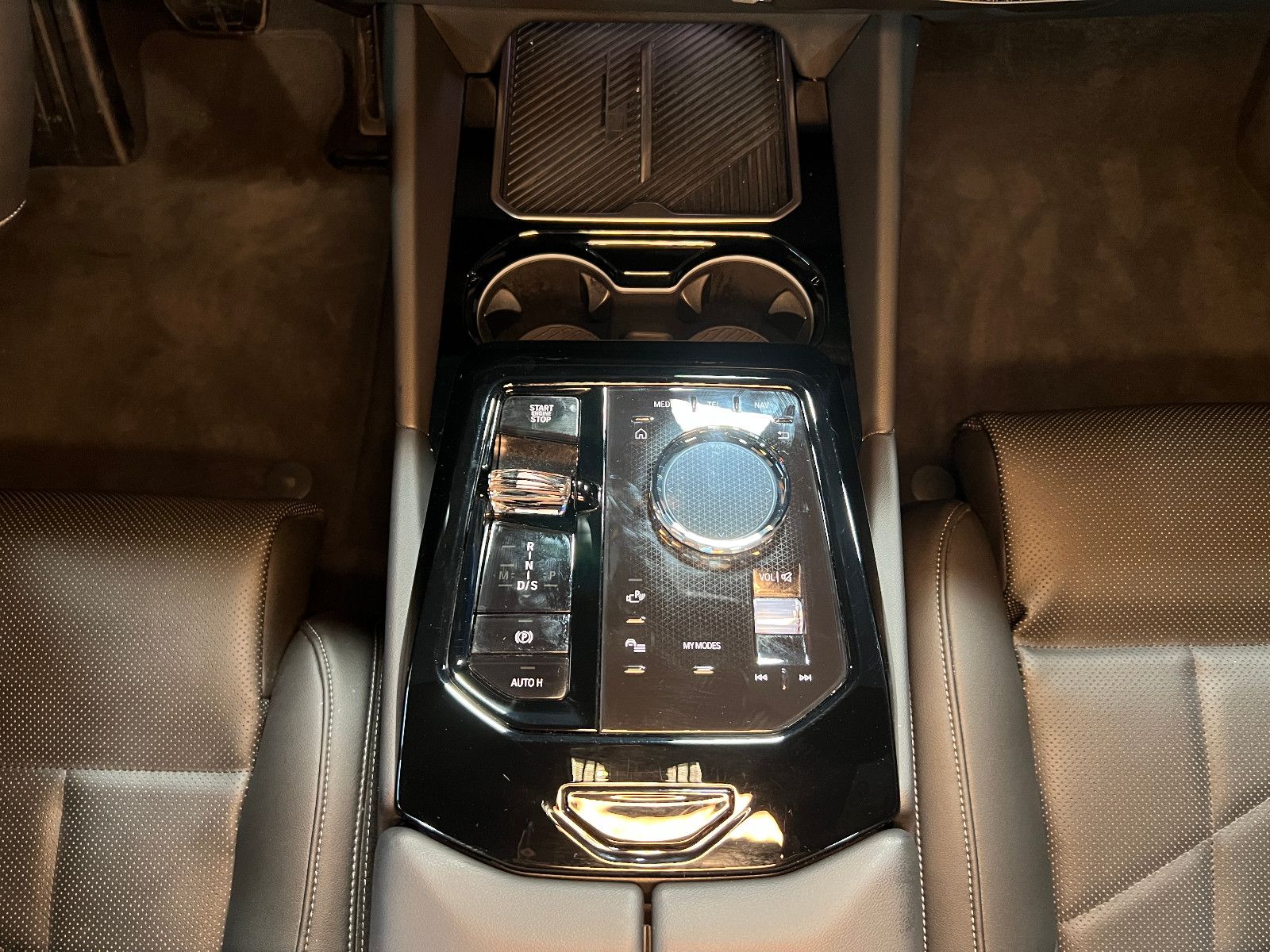 BMW 520 i M-Sport Pano Leder 360° Memory H&K foto 21