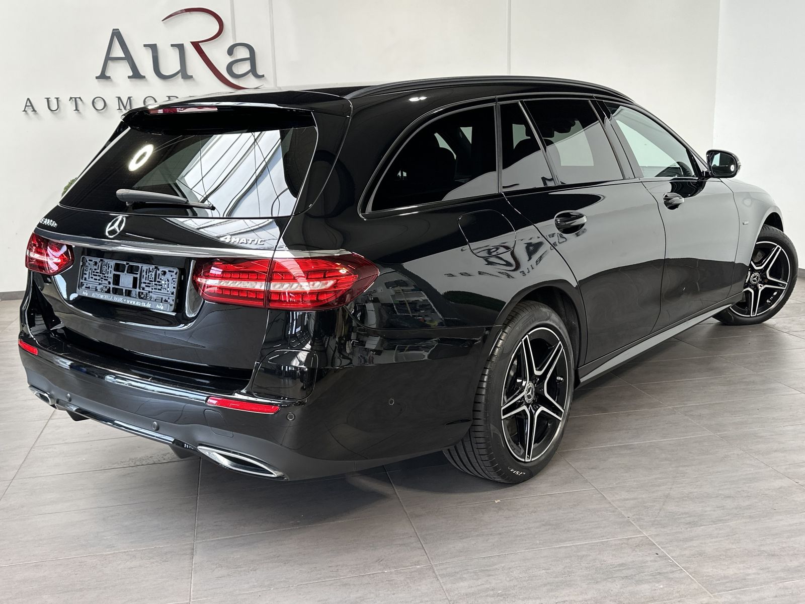 Fahrzeugabbildung Mercedes-Benz E 300de T 4Matic AMG-Line NAV+LED+AHK+PANO+WIDE