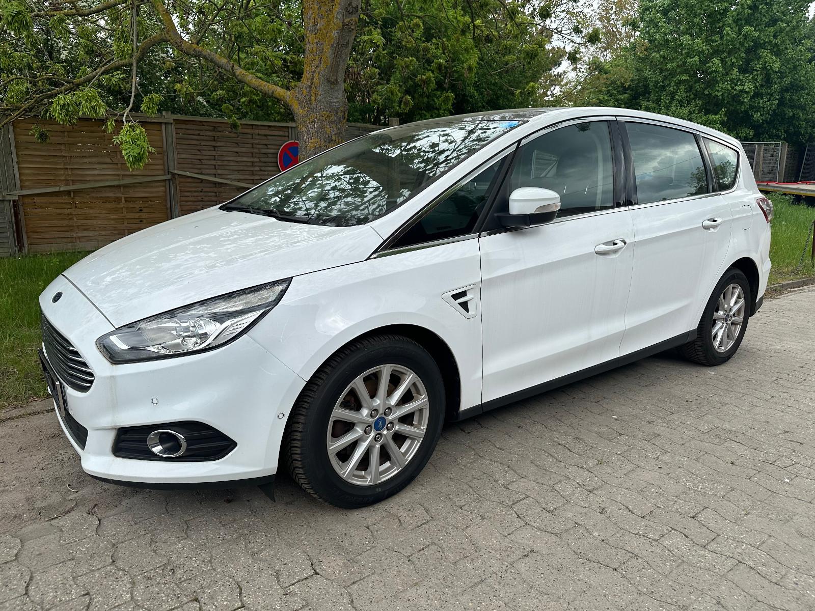 Ford S-Max S-MAX Titanium  MOTORSCHADEN