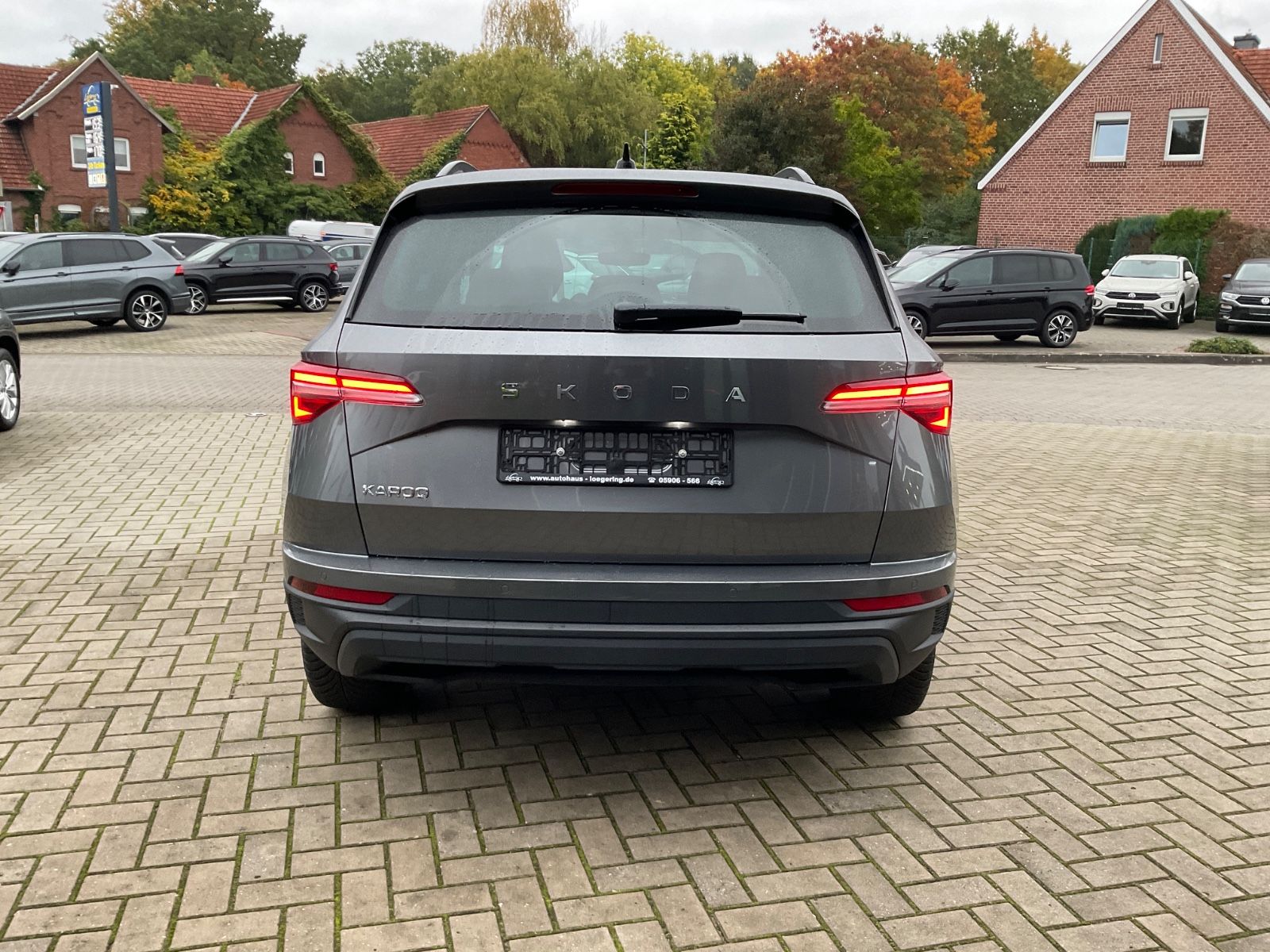 Fahrzeugabbildung SKODA Karoq 1.5l TSI DSG ACC,Kamera,Navi,LED,ACC