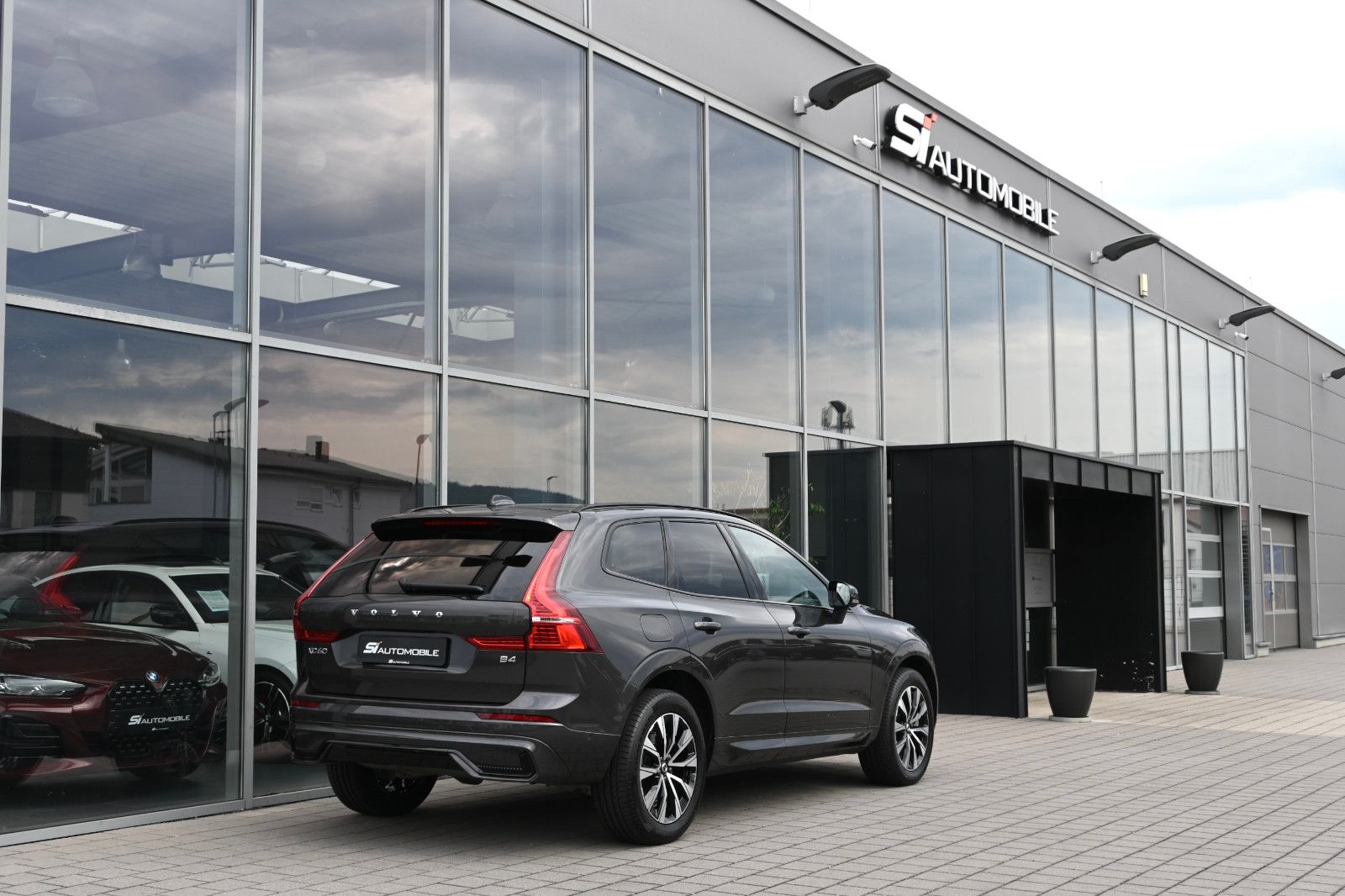 Fahrzeugabbildung Volvo XC60 B4 D Plus Dark °ACC°STANDHEIZ°360°KAM°HARM°