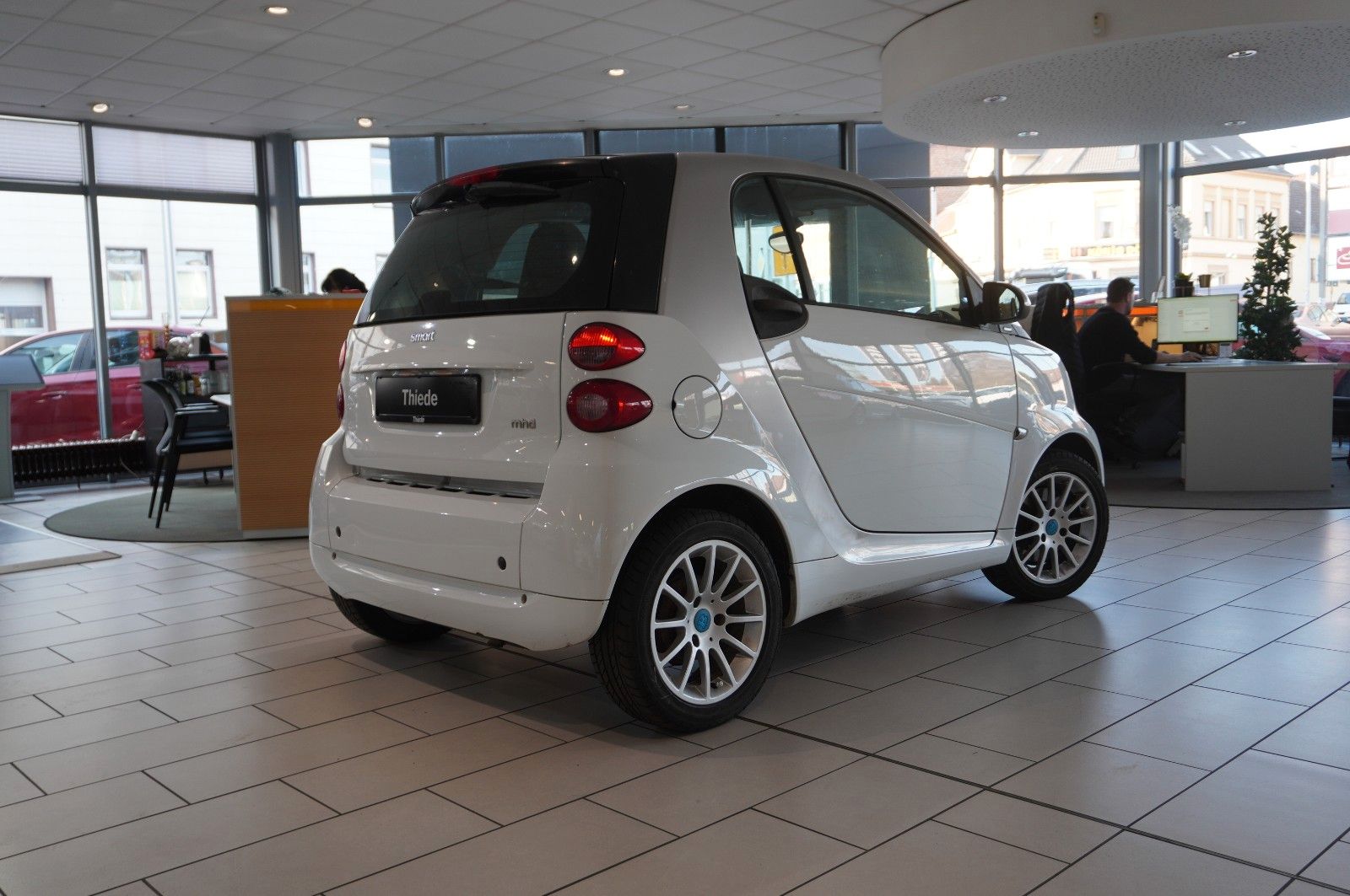 Fahrzeugabbildung Smart ForTwo 1.0 COUPE PASSION AUTOM. KLIMA/PANO/RADIO