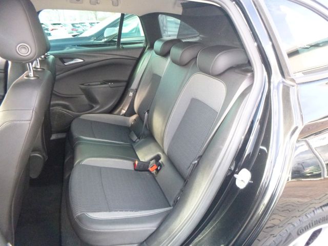 Fahrzeugabbildung Opel Astra K Sports Tourer 1,5 D >NAV/LED/KAM/PDC<