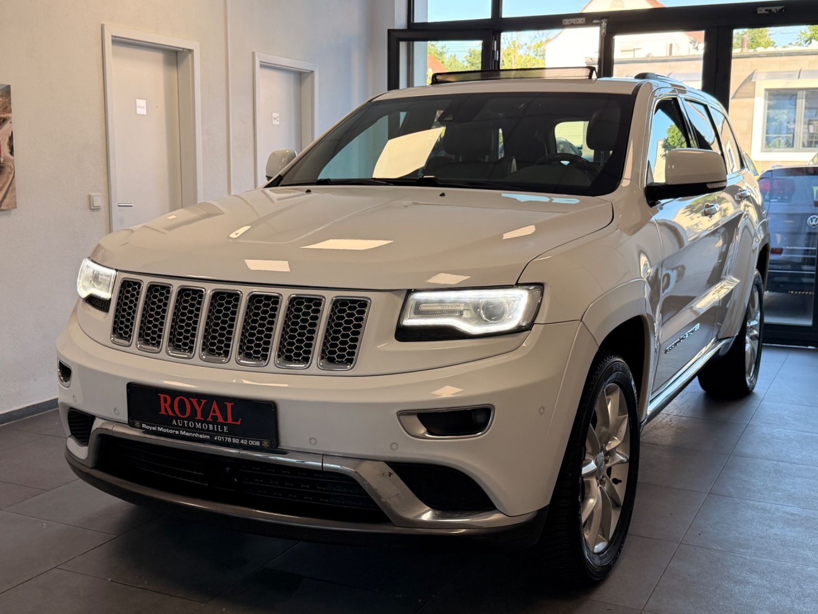 Jeep Grand Cherokee - 1