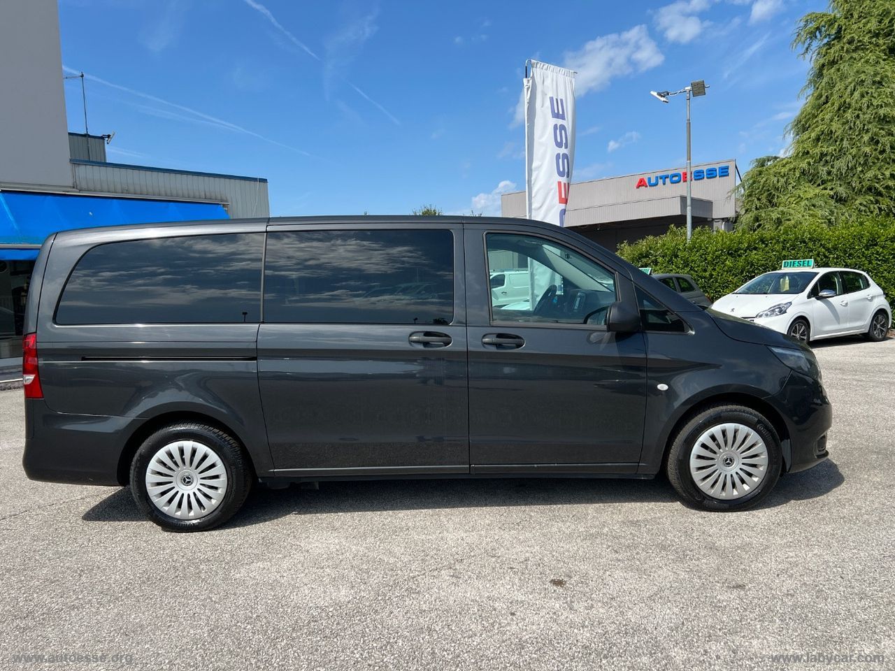 Mercedes-Benz MERCEDES-BENZ VITO 2.0 114 CDI AUT. Tourer Long imagem 3