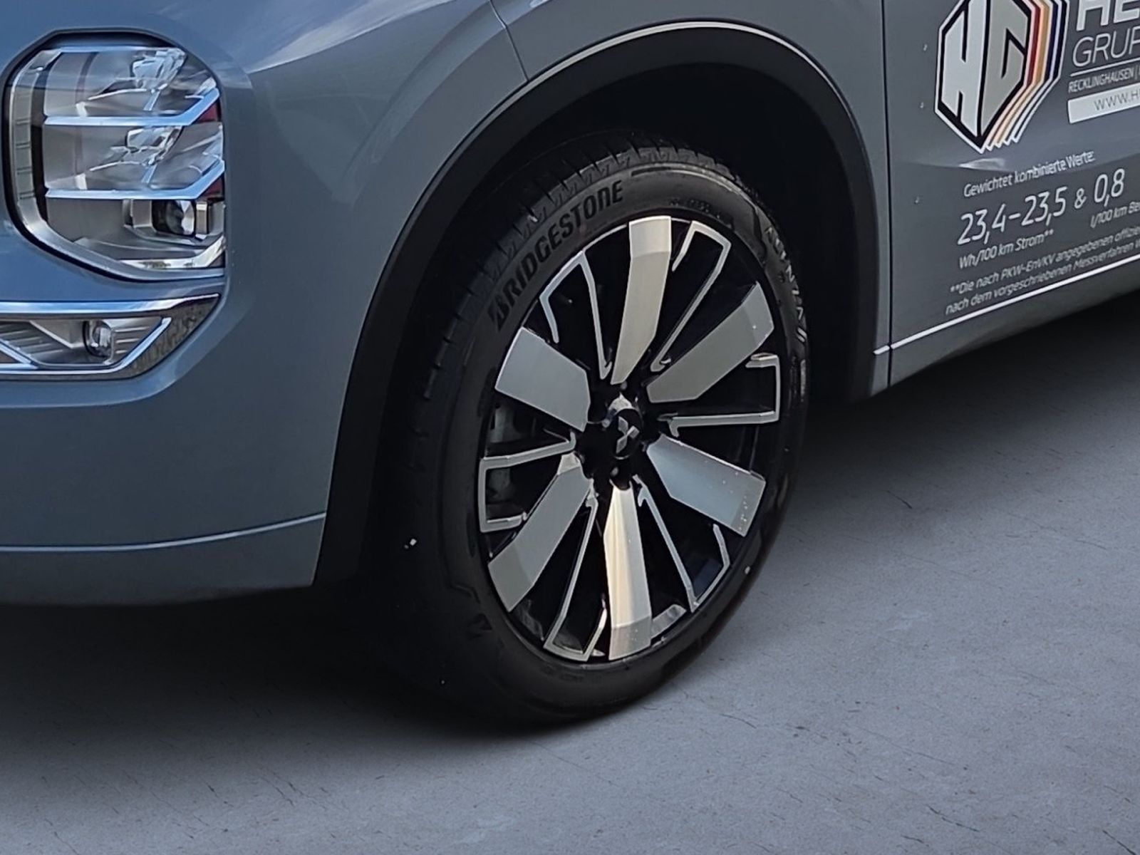 Fahrzeugabbildung Mitsubishi Outlander 2.4 PHEV  " TOP " AHK "