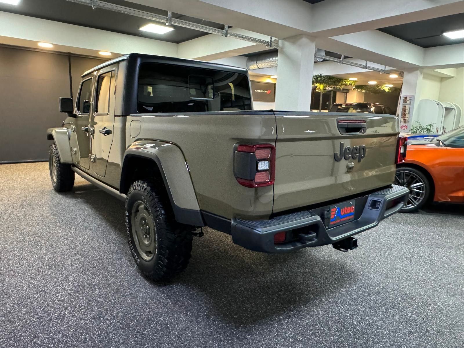 Fahrzeugabbildung Jeep GLADIATOR WILLYS '41 ED. 3.6L-V6 HARDTOP-SOFTTOP