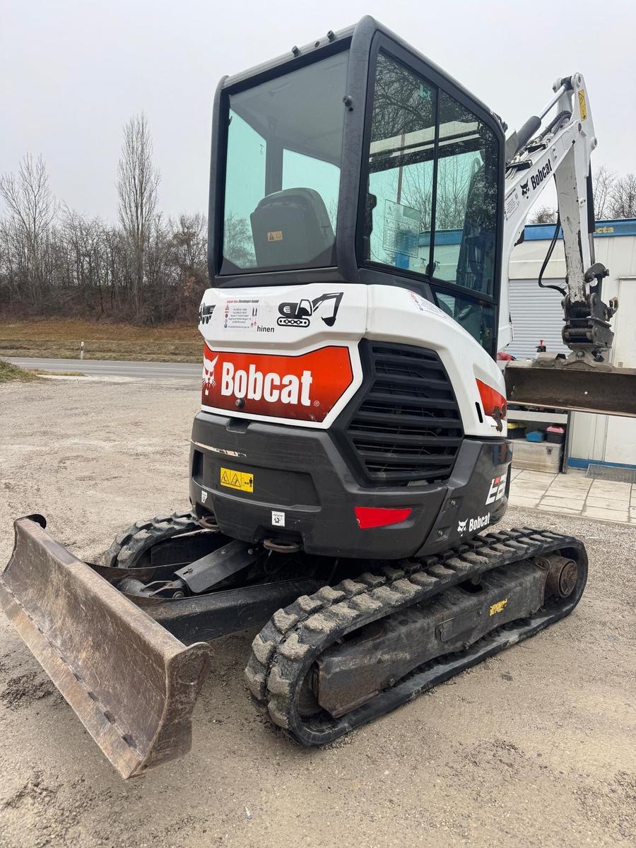 Bobcat E26