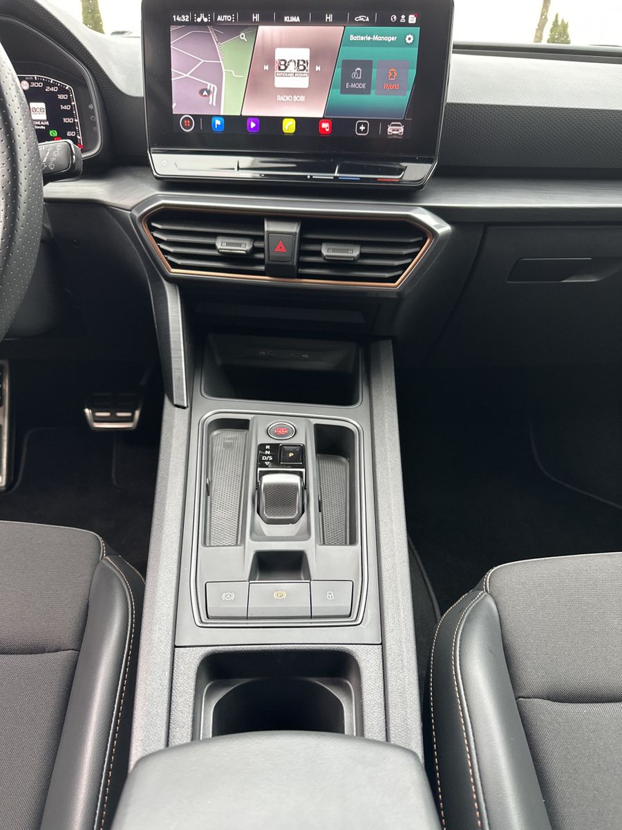 Fahrzeugabbildung CUPRA Leon Sportstourer 1.4 e-Hybrid NAV+LED+AHK+ACC