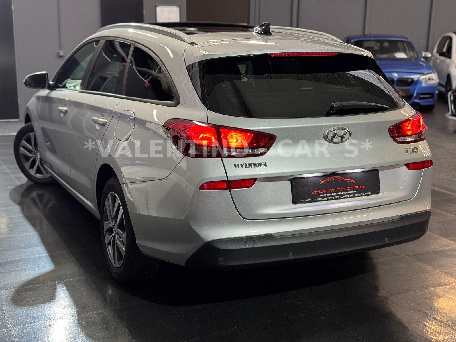 Hyundai i30 cw Family + Nav/Kamera/Temp/Shz/Lhz/Pano/Led