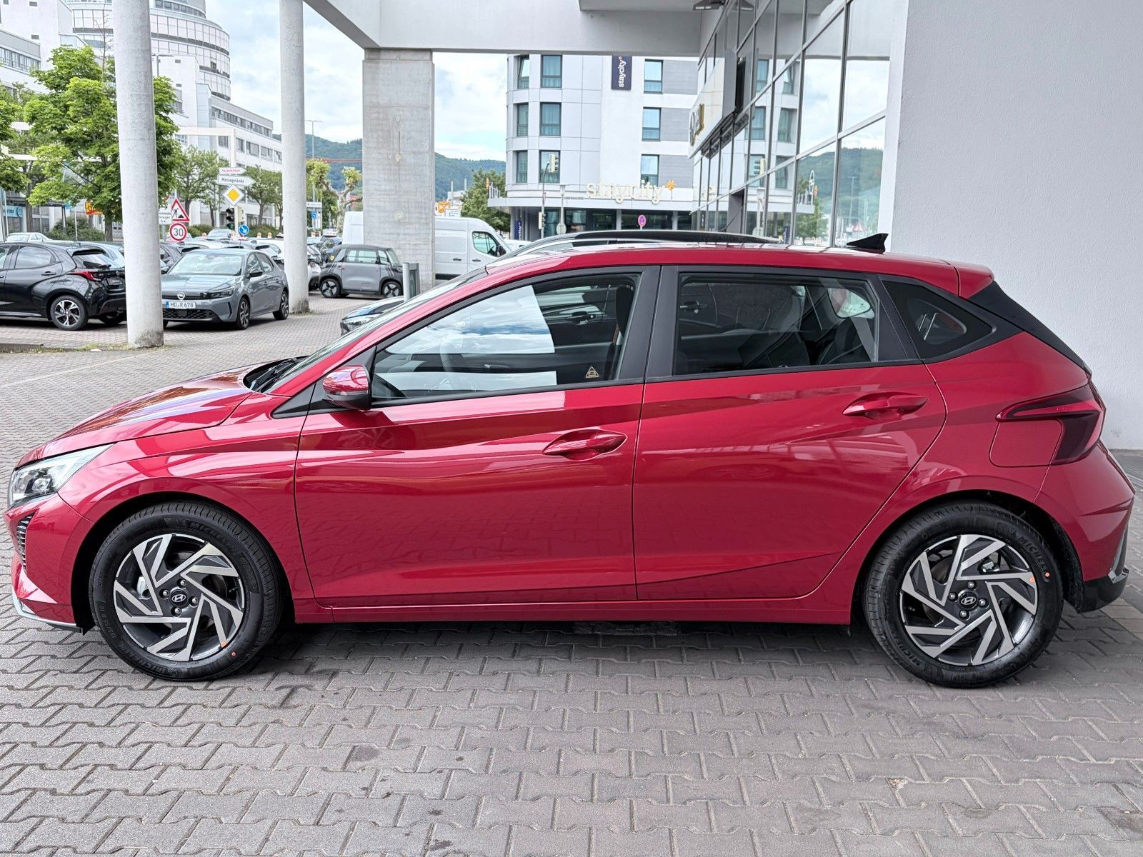 Fahrzeugabbildung Hyundai i20 1.0 T-GDI Blackline LED,Navi,SHZ,SoundSys