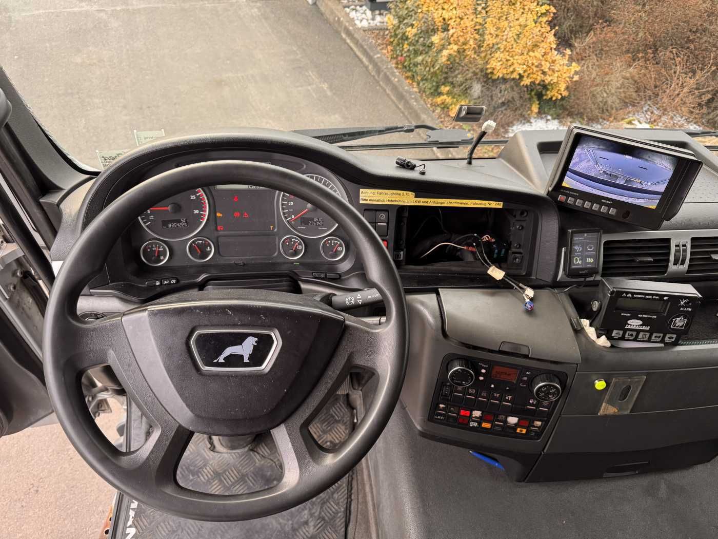 Fahrzeugabbildung MAN TGS 26.440 6x2 BL LBW 2.000kg Carrier Supra 1150