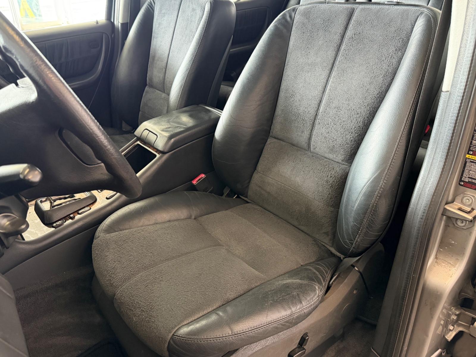 Mercedes-Benz ML270 2005 — photo 7