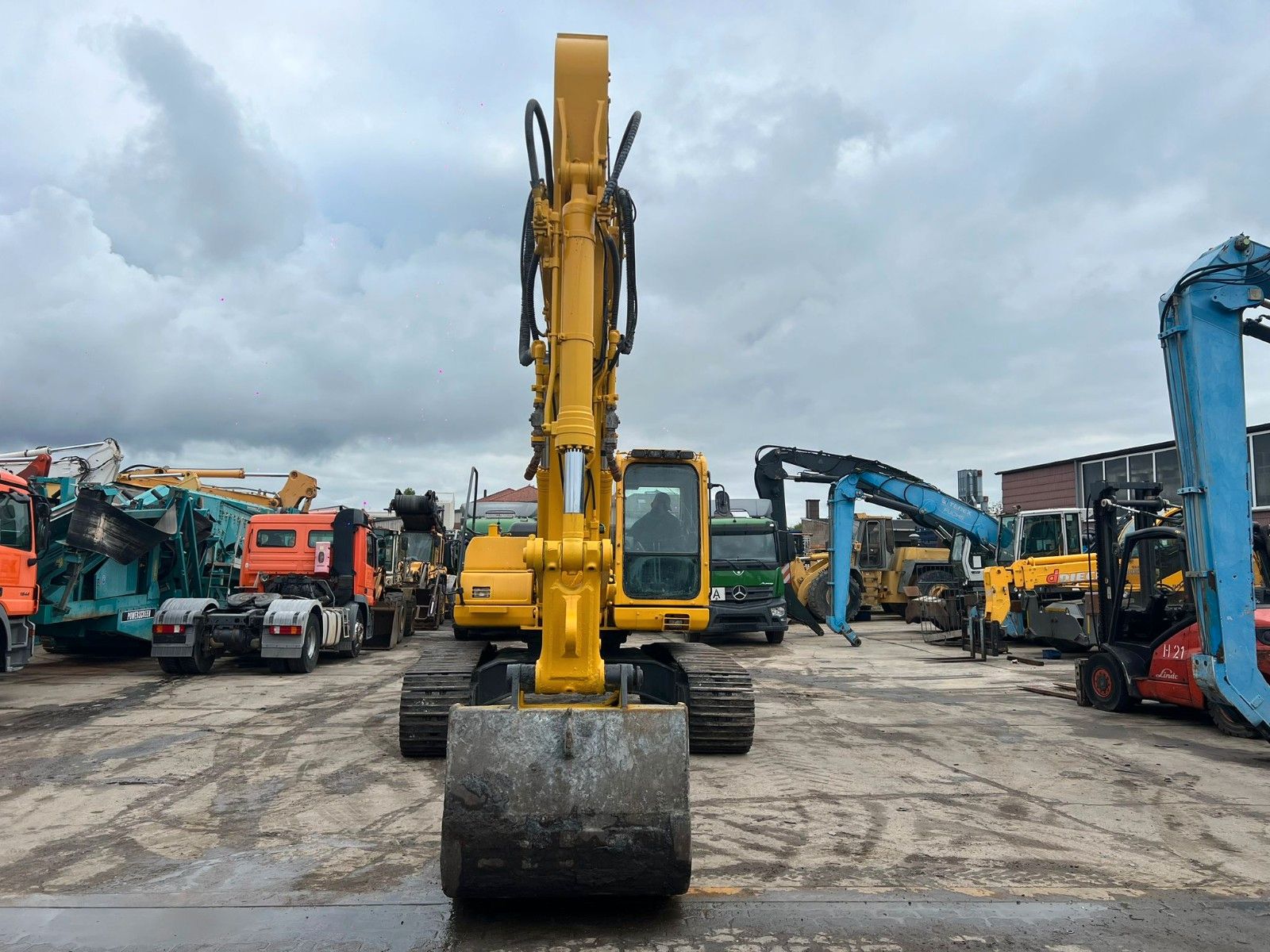 Fahrzeugabbildung Komatsu PC 240 LC-8 /Hammerleitung/ AC /