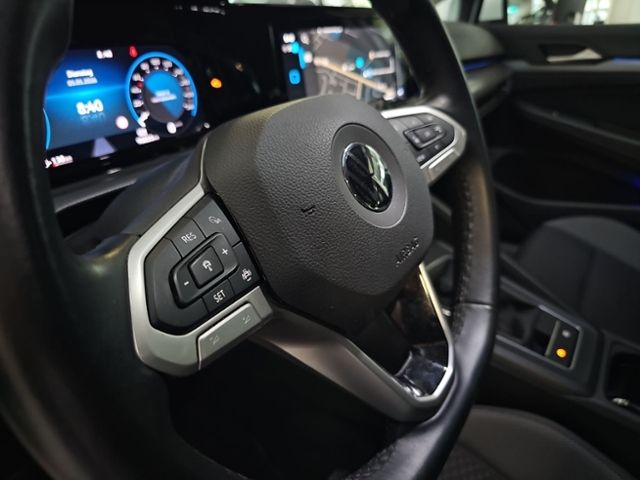 Fahrzeugabbildung Volkswagen Golf 1.0 TSI Active NAVI ACC SHZ RFK GJR