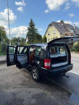 Jeep Cheroke - Jeep Comanche