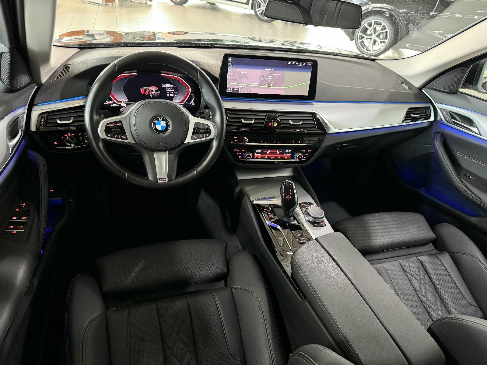 Fahrzeugabbildung BMW 530d xD Kamera HiFi DAB Komfort Alarm M Sport