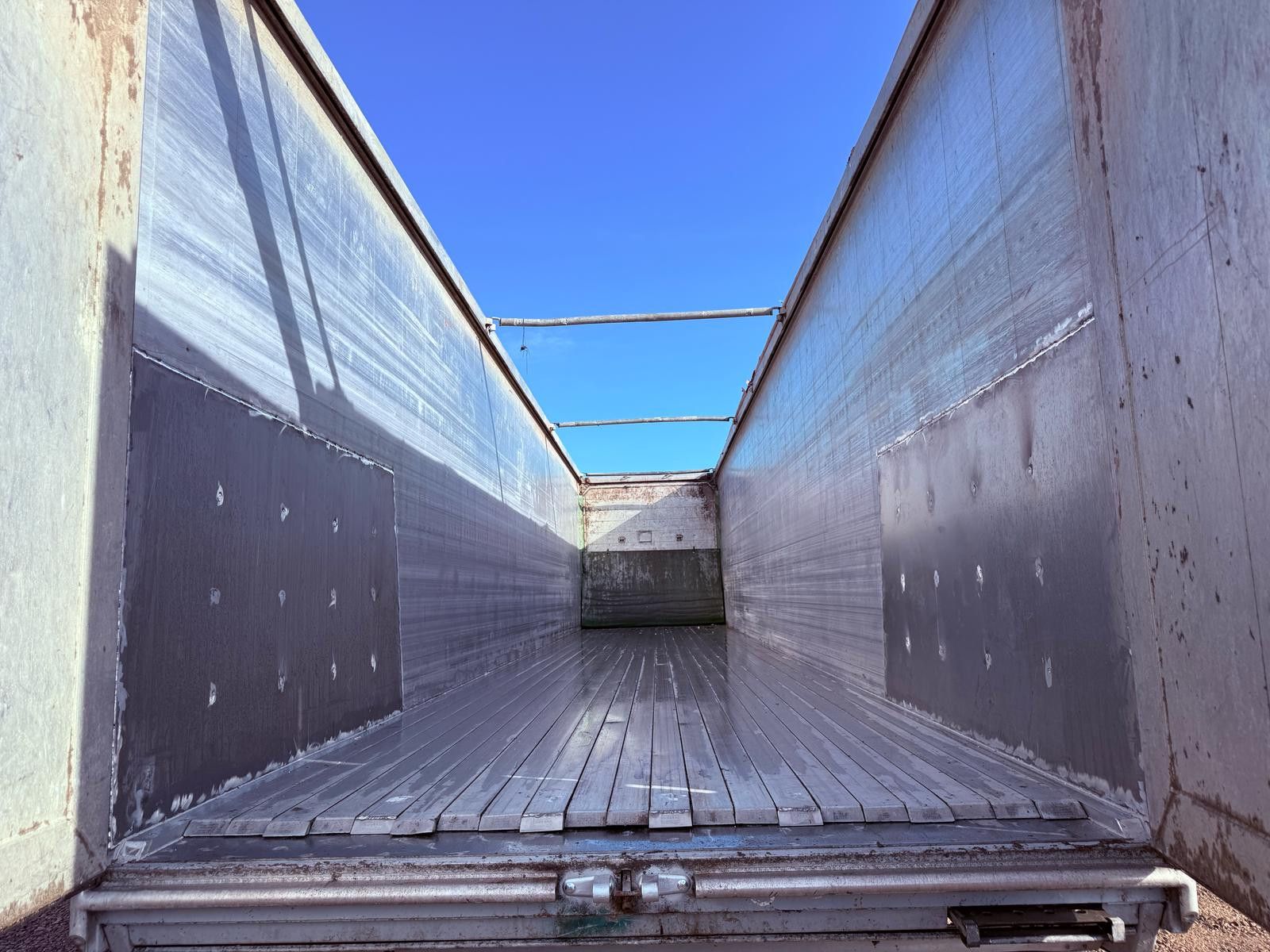 Fahrzeugabbildung Knapen K200 Schubboden 92m³ 10mm Boden