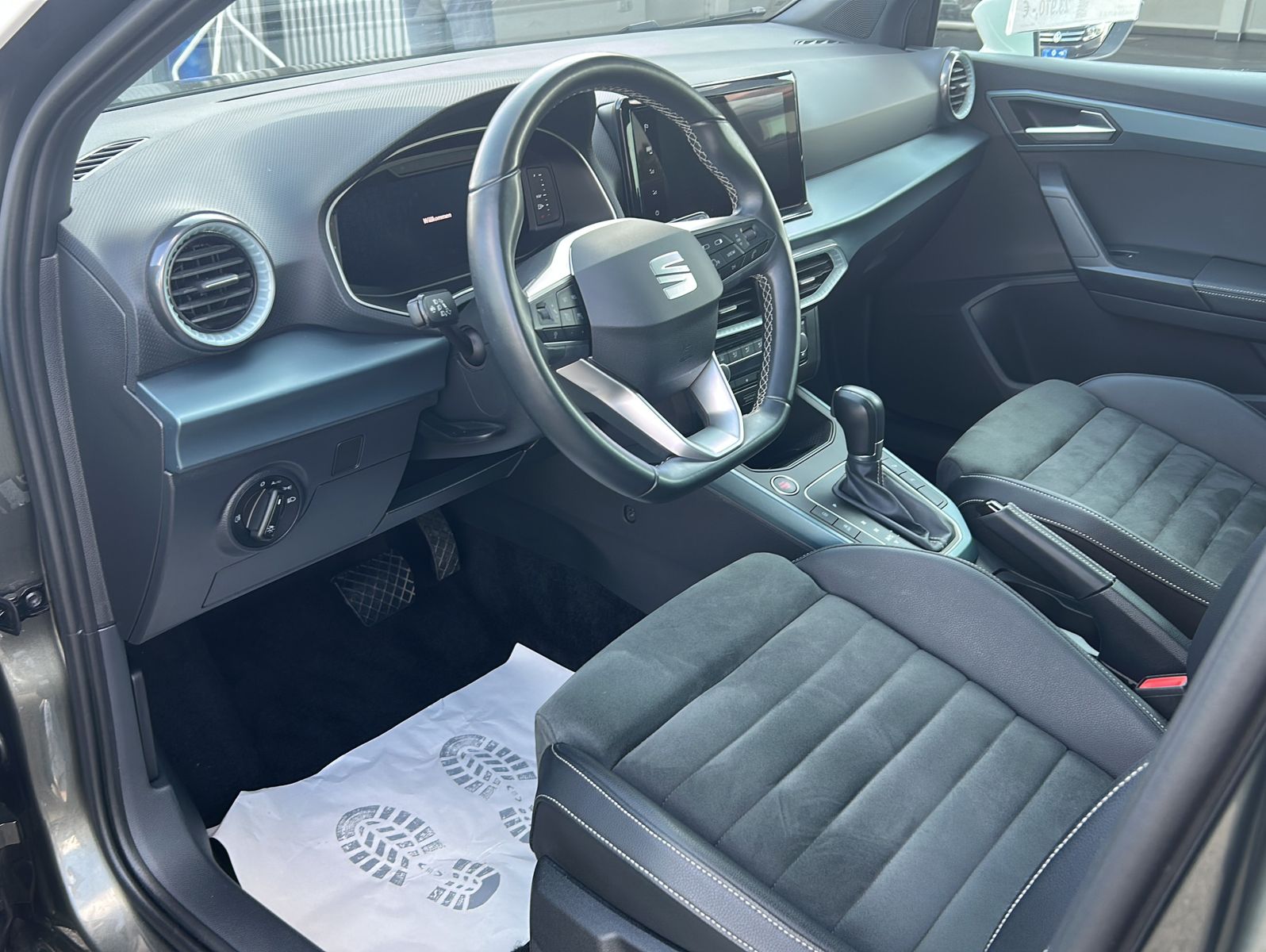 Fahrzeugabbildung SEAT Arona 1,5 TSIXperience