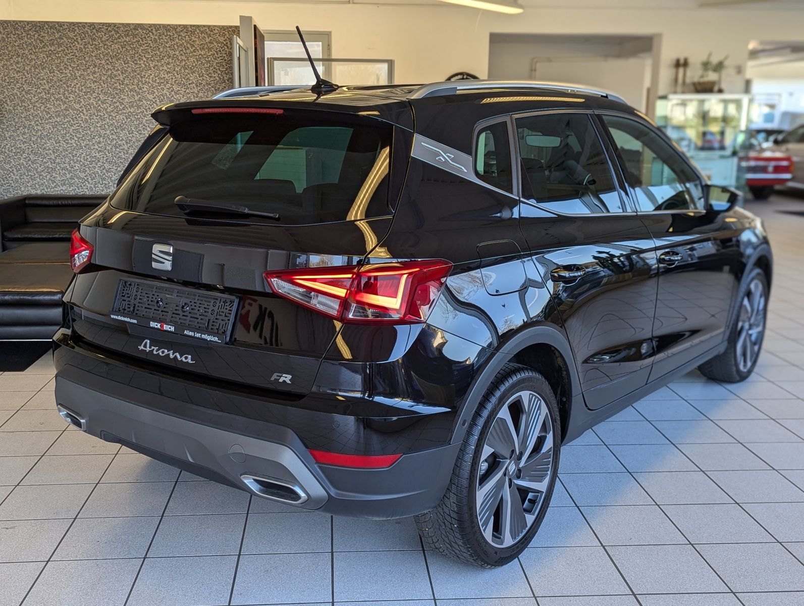 Fahrzeugabbildung SEAT Arona 1.5 TSI DSG FR LED ACC Cam Dinamica AHK 18