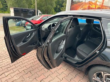 Bild 8 Hyundai i30 cw *Automatic*SitzHz*NAVI*AppleCar*