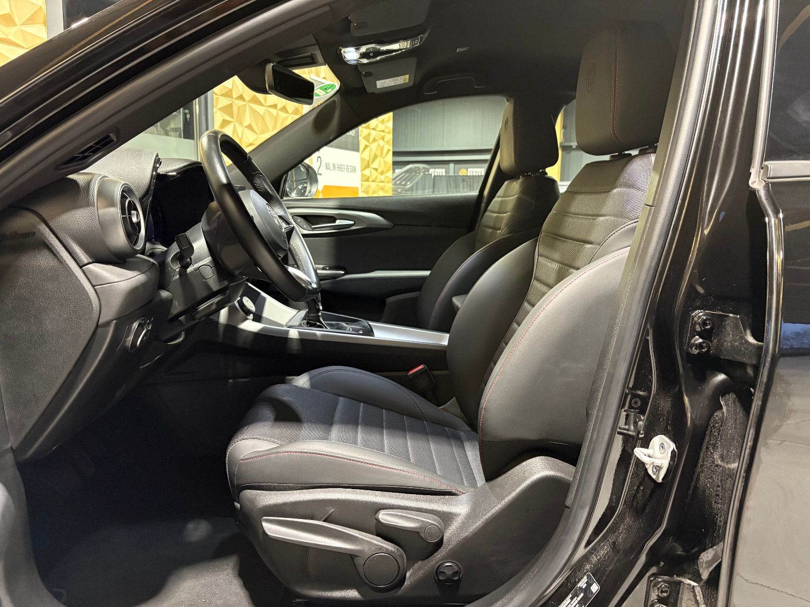 Fahrzeugabbildung Alfa Romeo Tonale Sprint/APPLE/NAVI/ACC/PDC/SPURHALTE/KLIMA